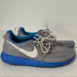 Nike Roshe One GS Gym (Size 6Y Wolf Gray/Blue)